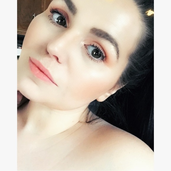 Meet your Posher, Amanda - Picture 1 of 1